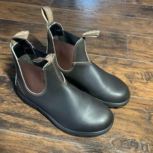 Womens Blundstone 500. UK/ AUS sz 5, US sz8 new, worn inside once.